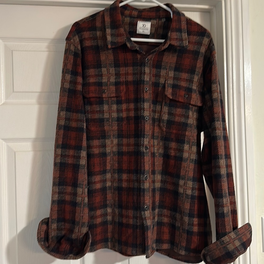 Men’s long sleeve flannel